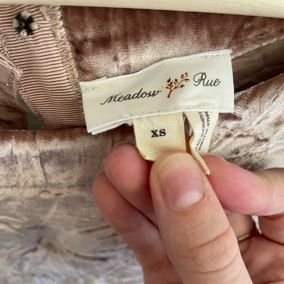 Anthropologie | meadow rue crushed velvet pink floral sleeves blouse 🌸 - Picture 5 of 9